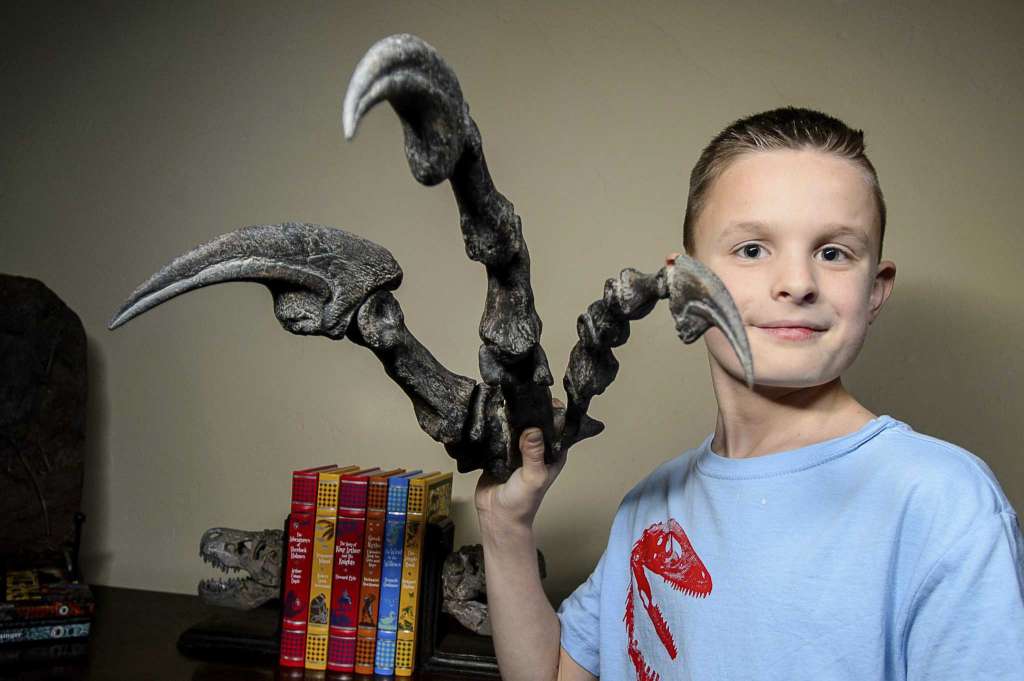 Young dinosaur fan sways Utah senator to change state fossil
